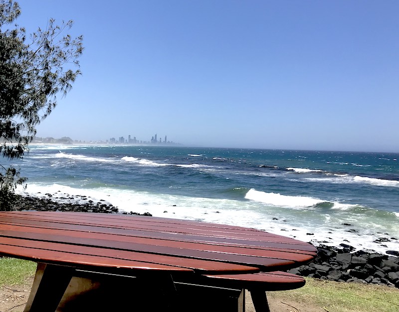 burleigh heads park blick auf surfers paradise